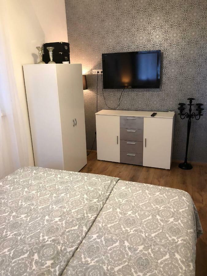 Modernes Und Gemuetliches Appartment Mit Terrasse, Stadtnah Ravensburg Dış mekan fotoğraf
