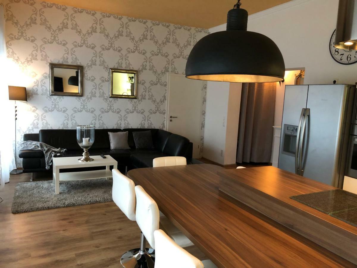 Modernes Und Gemuetliches Appartment Mit Terrasse, Stadtnah Ravensburg Dış mekan fotoğraf