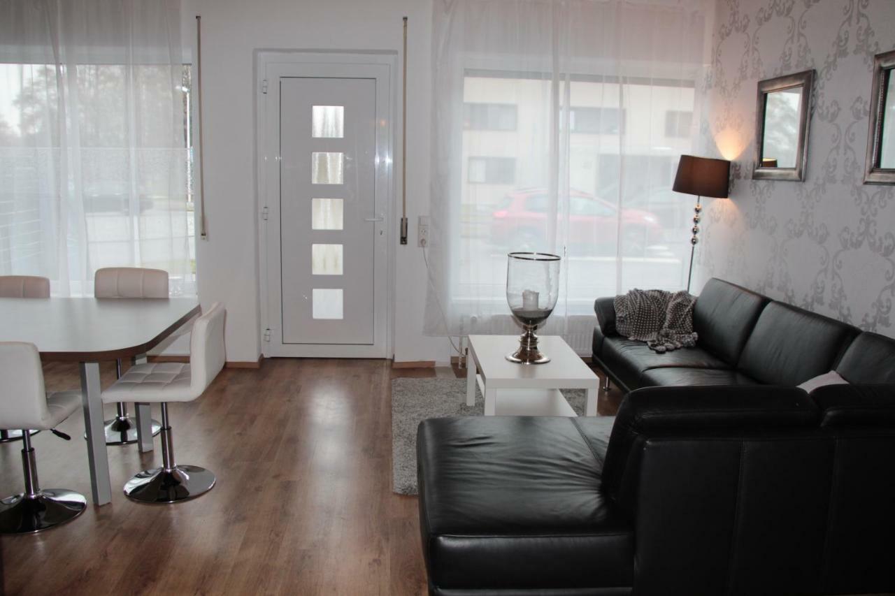 Modernes Und Gemuetliches Appartment Mit Terrasse, Stadtnah Ravensburg Dış mekan fotoğraf