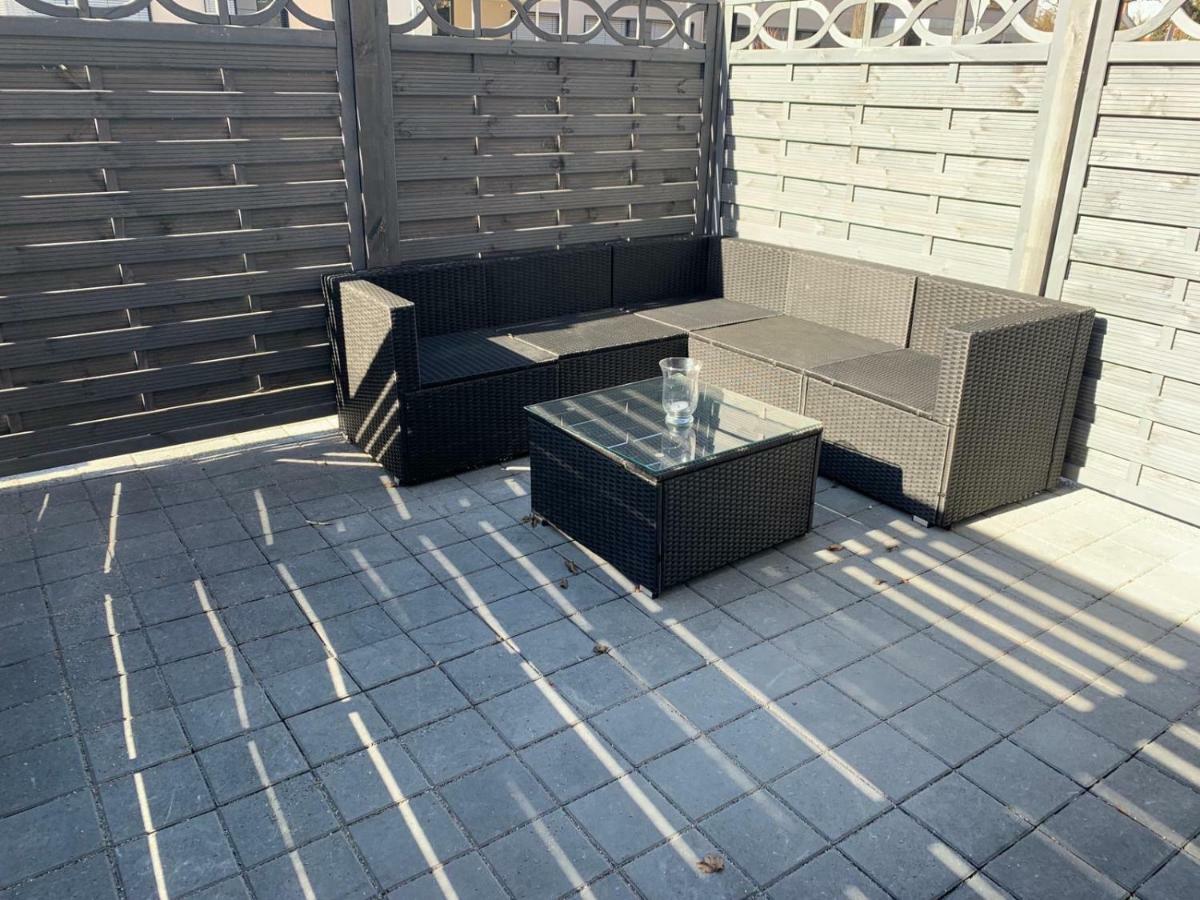 Modernes Und Gemuetliches Appartment Mit Terrasse, Stadtnah Ravensburg Dış mekan fotoğraf