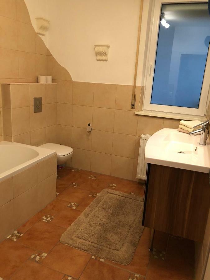 Modernes Und Gemuetliches Appartment Mit Terrasse, Stadtnah Ravensburg Dış mekan fotoğraf